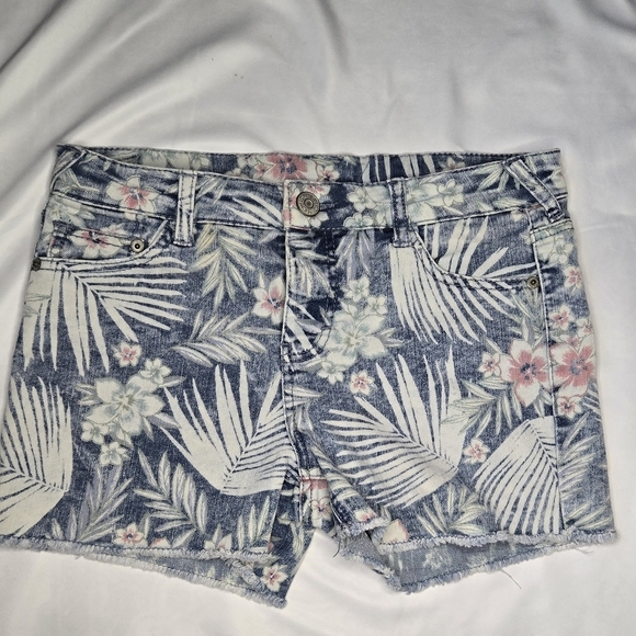 Cherokee Other - Cherokee Floral Denim Frayed-Hem Shorts (XL) – Tropical Palm & Blossom Print